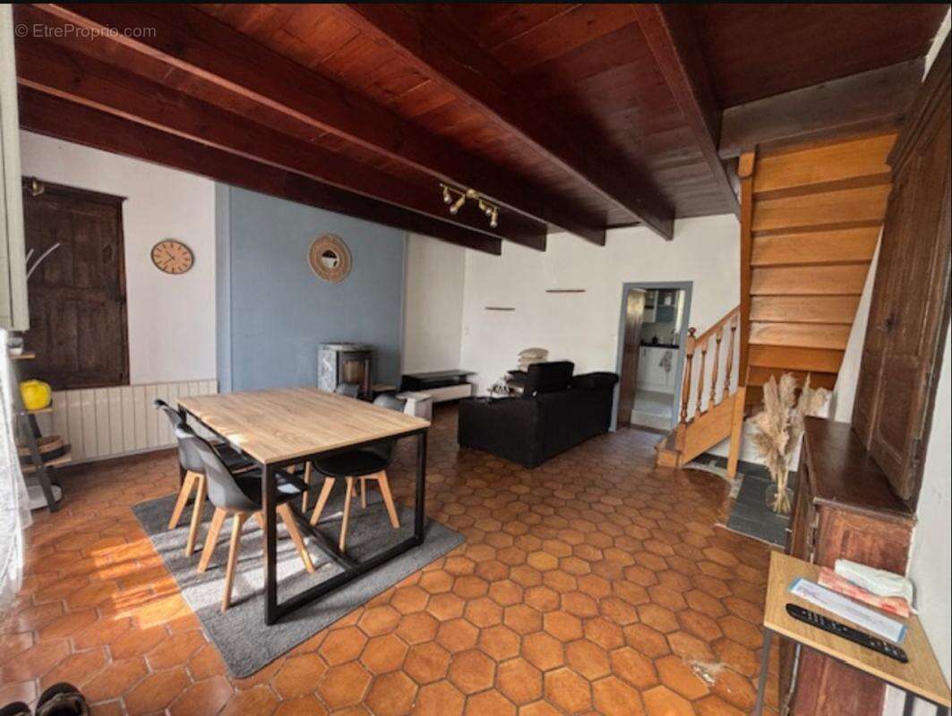 Maison à COUDEVILLE-SUR-MER