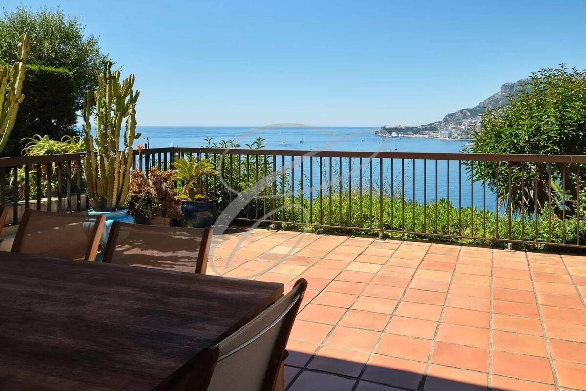 Appartement à ROQUEBRUNE-CAP-MARTIN