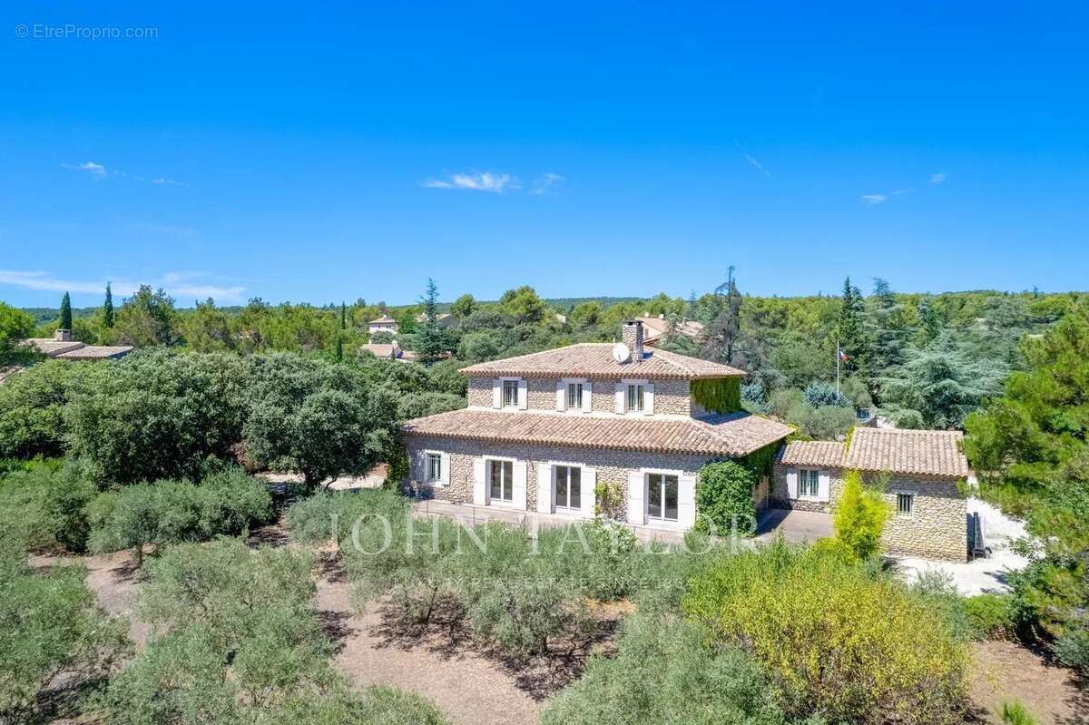 Maison à CABRIERES-D'AVIGNON