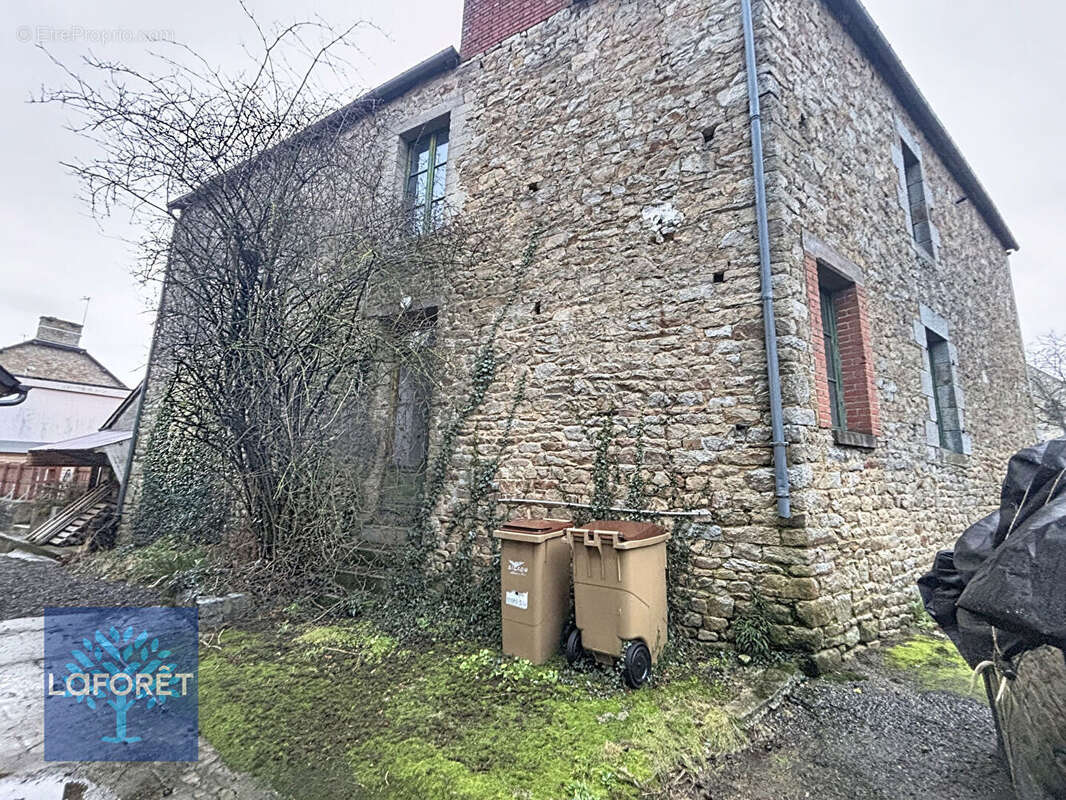 Maison à ANTRAIN