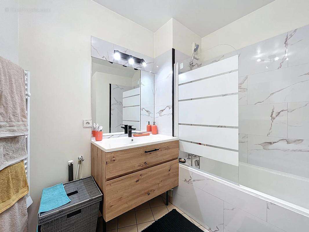 Appartement à VOISINS-LE-BRETONNEUX