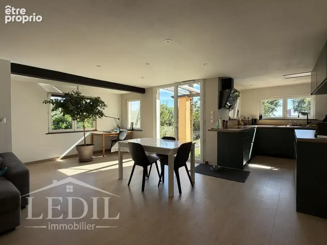 Maison de plain pied avec jardin - photo 6