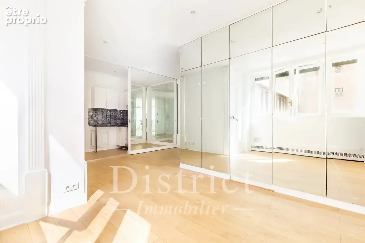 Triangle d'Or / Av Montaigne. Appartement de 28m² plein sud! - photo 4