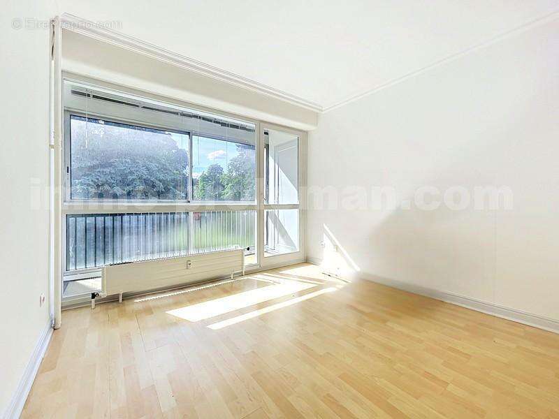 Appartement_T3_Annemasse_Genève_Ceva_tramway_Suisse_investissement_hyper_centre_Séjour_ - Appartement à ANNEMASSE