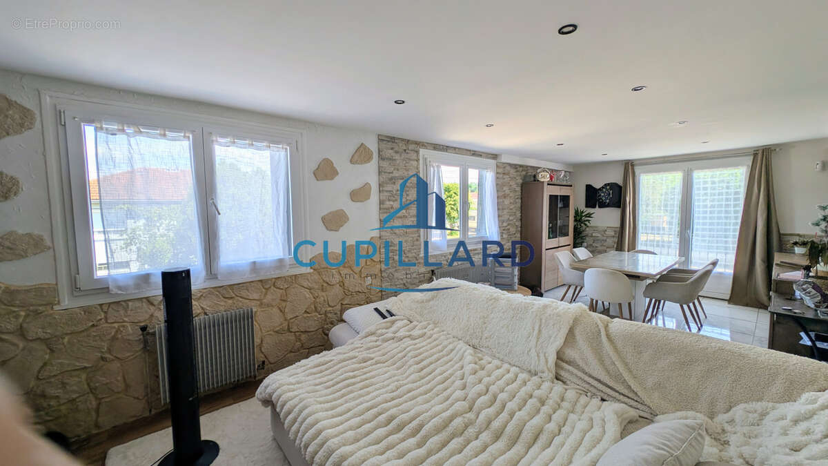 Mably, au calme maison familiale 4 chambres, piscine. - photo 6