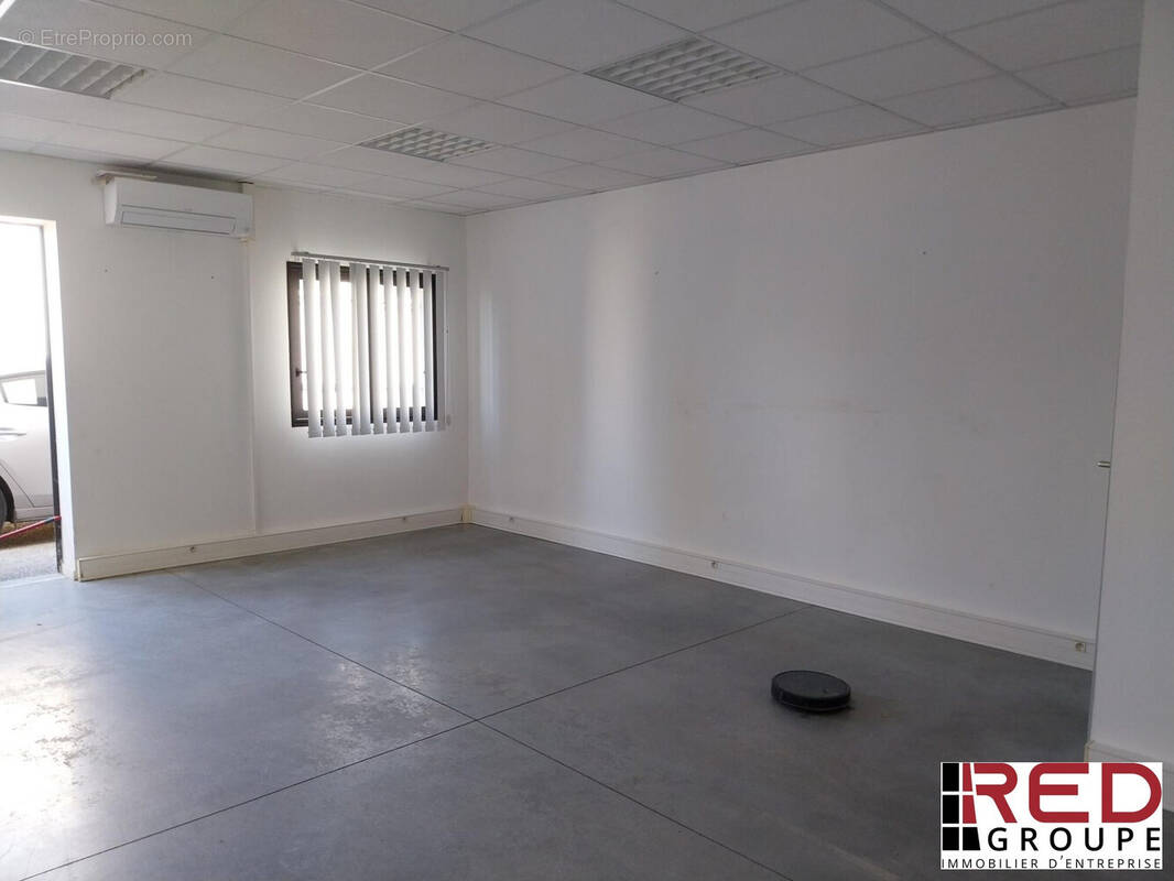 Commerce à EGUILLES