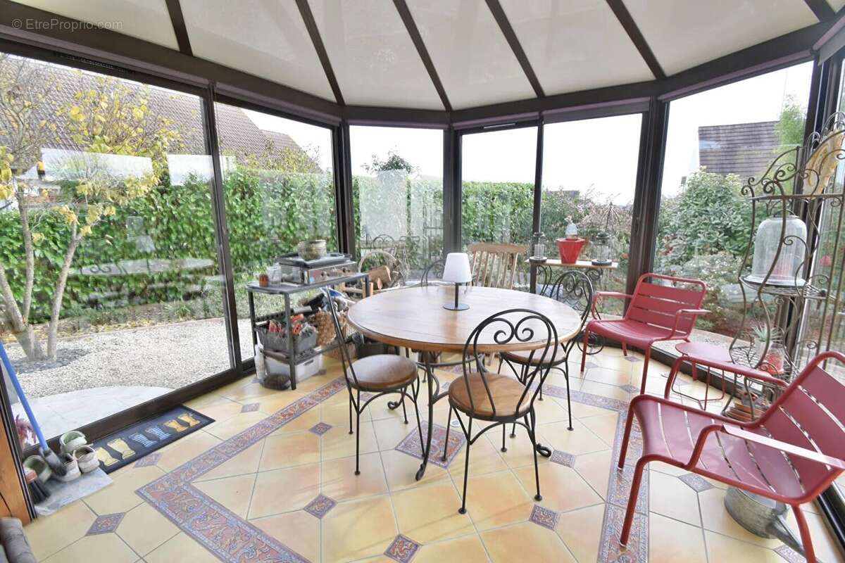 Maison à LA CHAUSSEE-SAINT-VICTOR