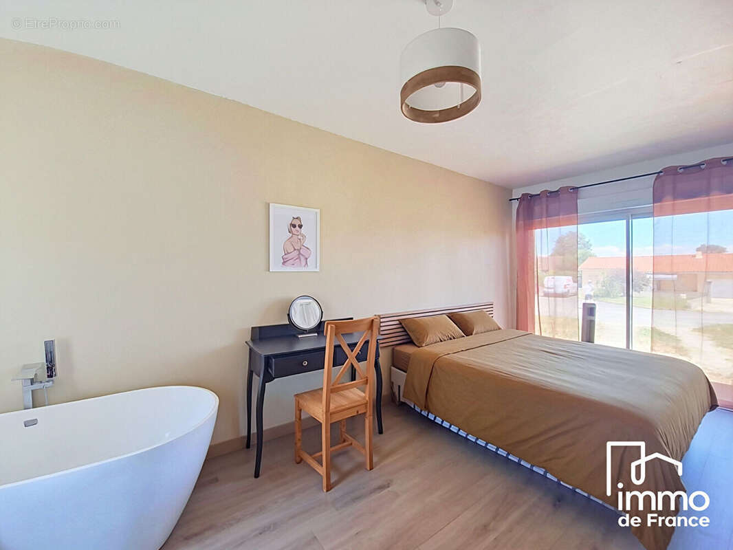 Maison 6 pièces 120 m2 à Saint-Martin-Le-Châtel - photo 4