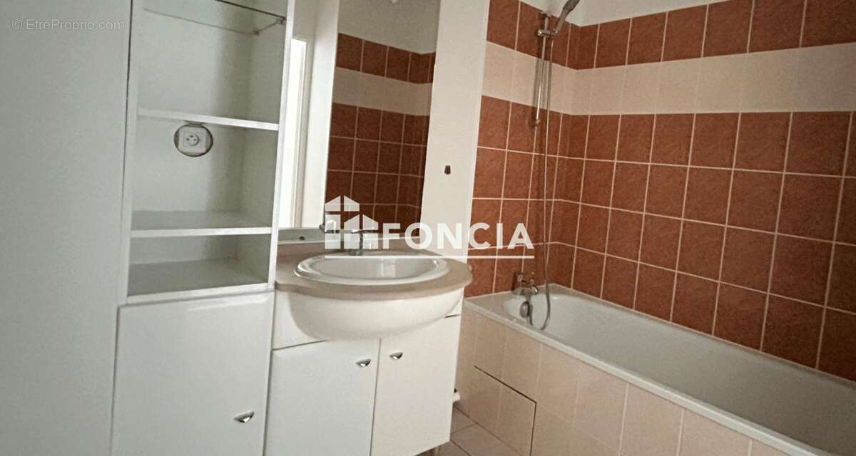 A VENDRE T1 – à deux pas de l’hôpital et des commodités à Saint-Brieuc. Vendu libre - photo 4