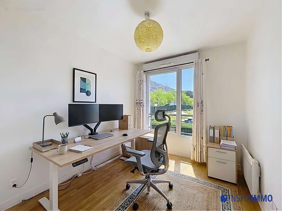 chambre 3 - Appartement à SAINT-CYR-L'ECOLE