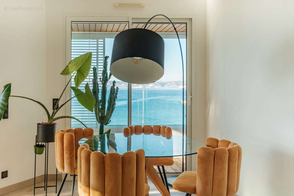 Appartement à MARSEILLE-7E