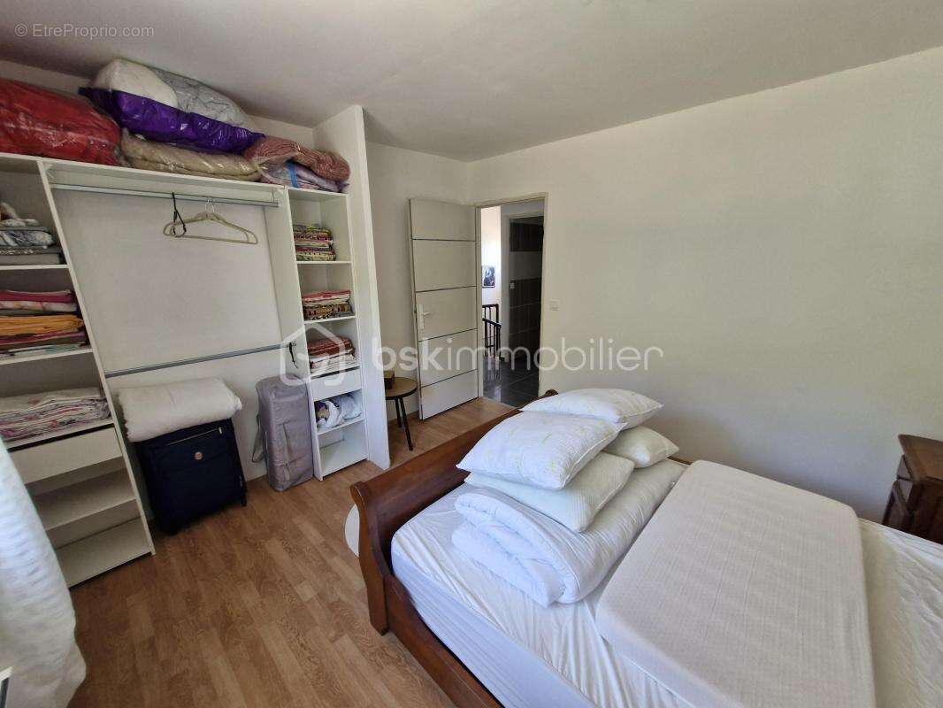 Charmante maison de 145m2 sur son terrain clos de 2224m2 dans un environnement calme à Mouleydier - photo 13