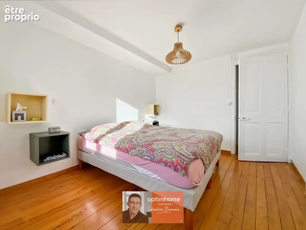 DOLE – Appartement duplex 85 m² – beaux volumes, parking et grande cave - photo 8
