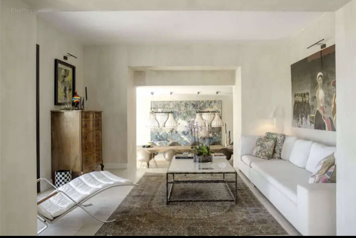 Maison à TOURRETTES