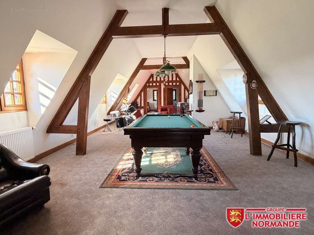 Propriété de caractère de style normand sur plus de 1,4 hectare constructible - photo 11