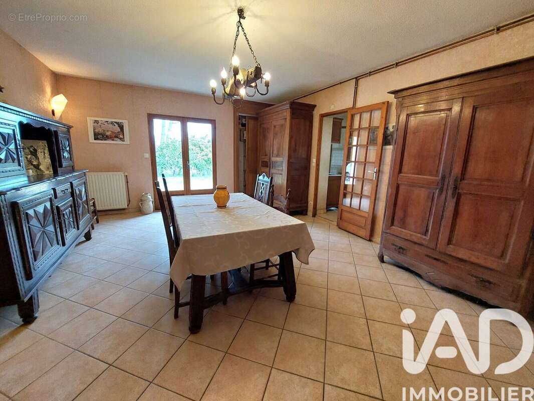 Maison 160 m² à Montazeau  - photo 2