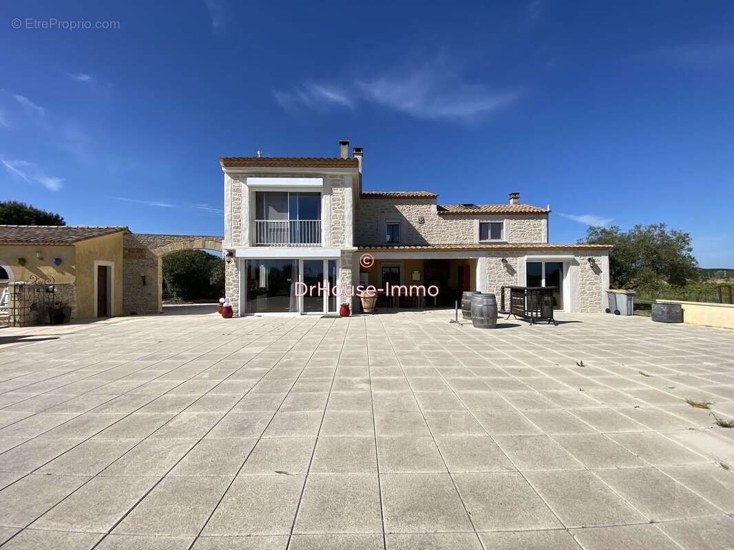 Maison à SAINT-LAURENT-D'AIGOUZE