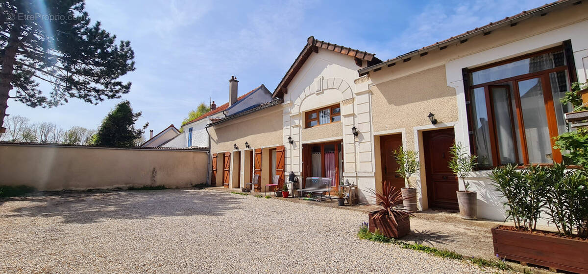 Appartement à ESBLY