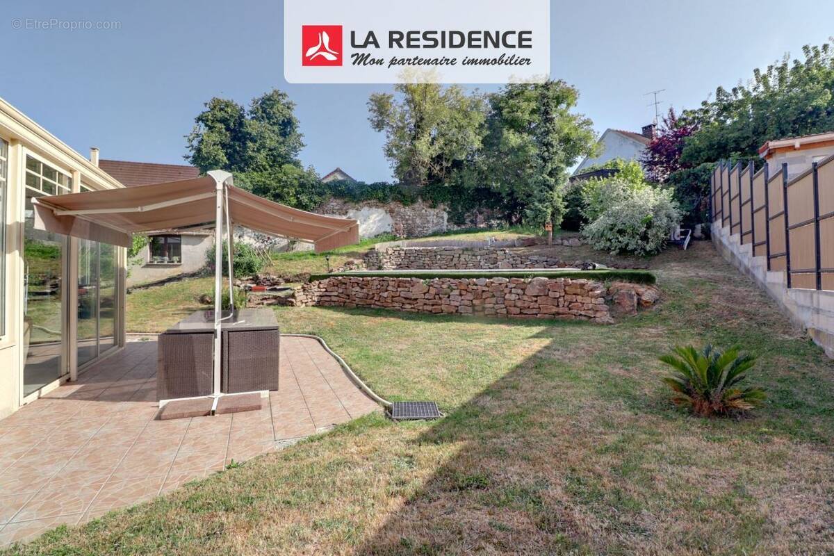 Maison à JOUY-LE-MOUTIER