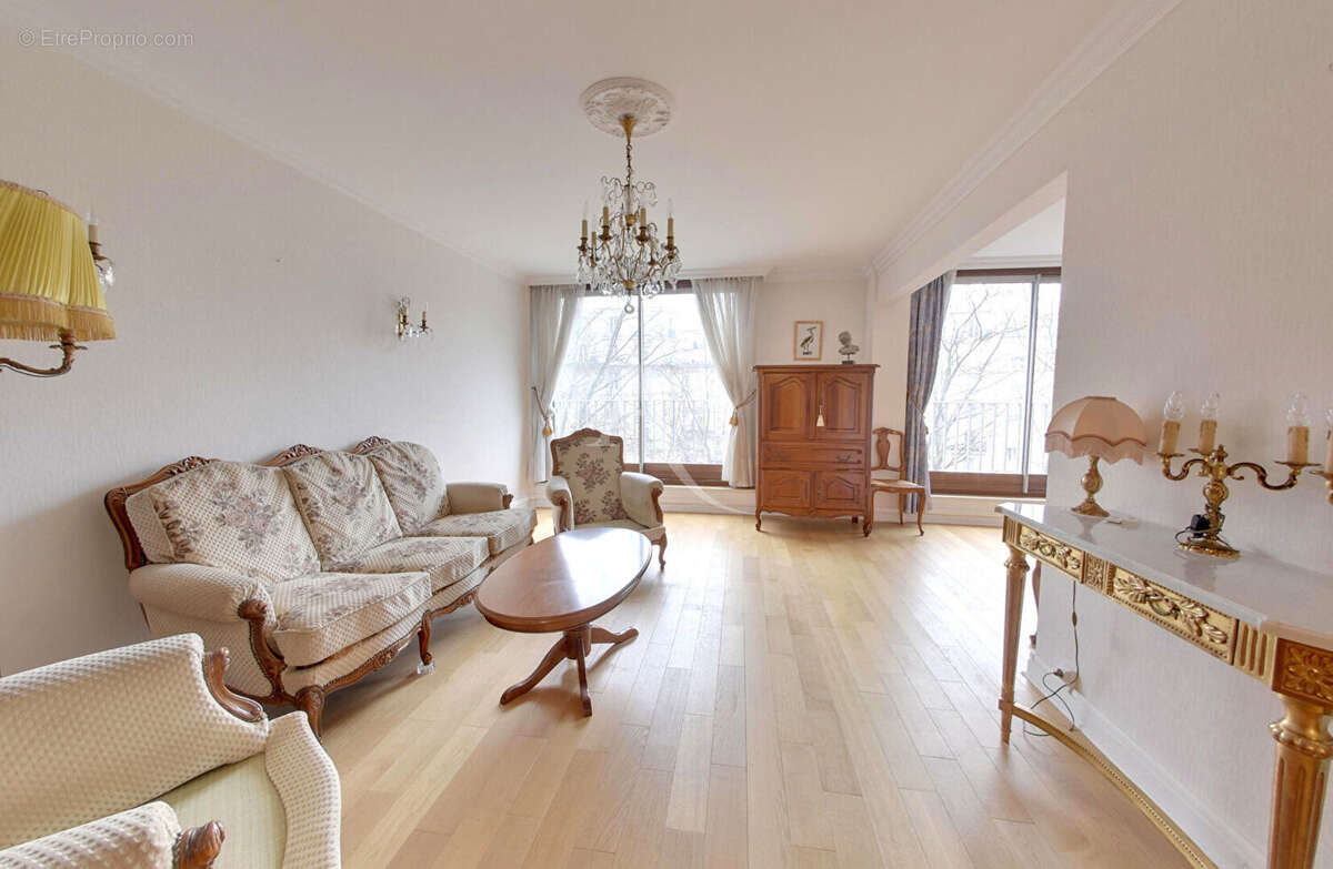 Appartement à PARIS-11E