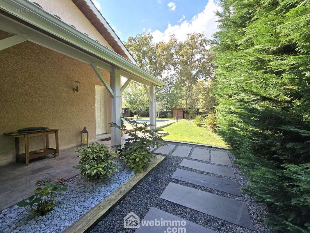 Nous entrons - Maison à SAINT-AUBIN-DE-MEDOC