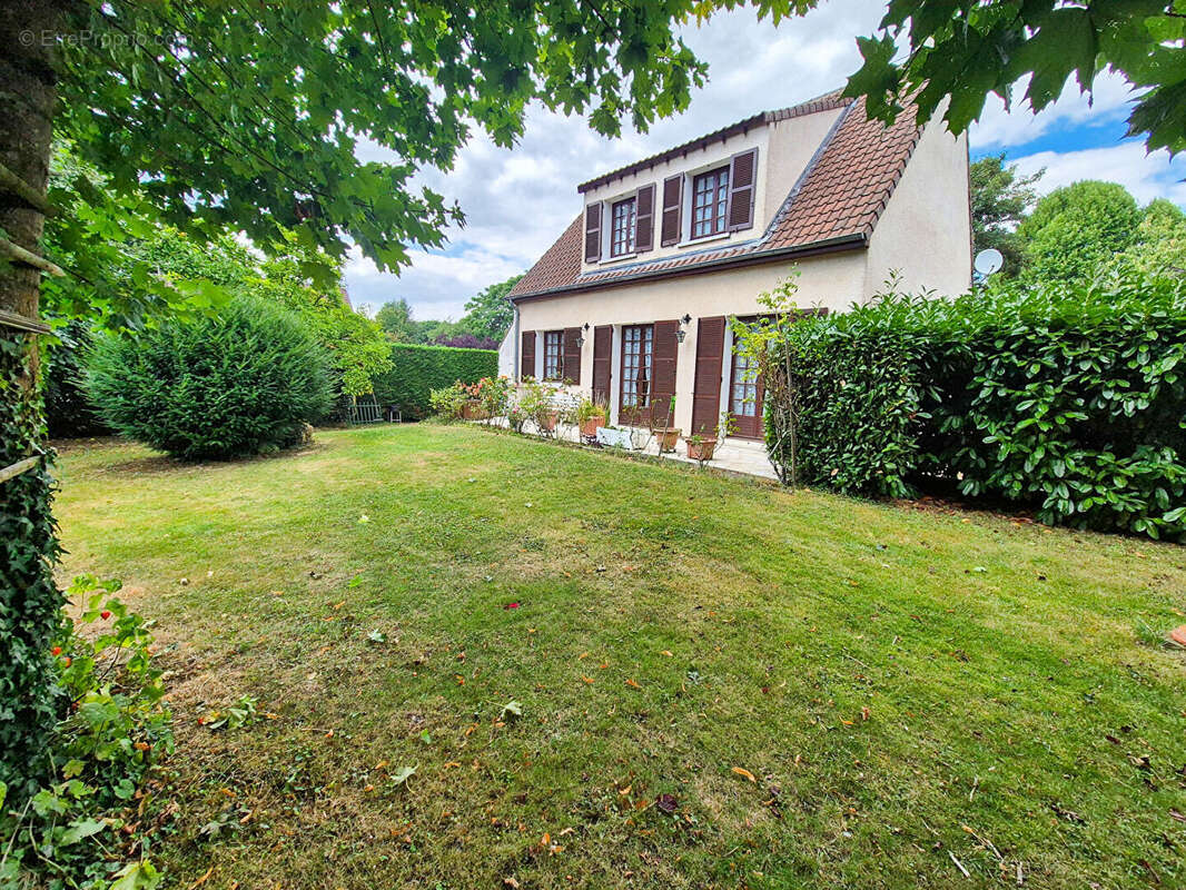 Maison à SIVRY-COURTRY