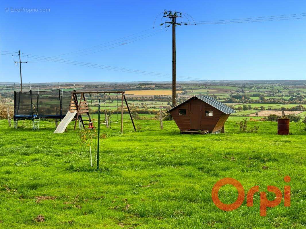 Maison à SAINT-PIERRE-LES-ETIEUX