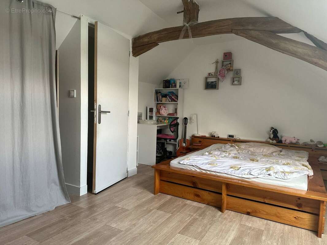 Maison à SAINT-LAMBERT-DU-LATTAY