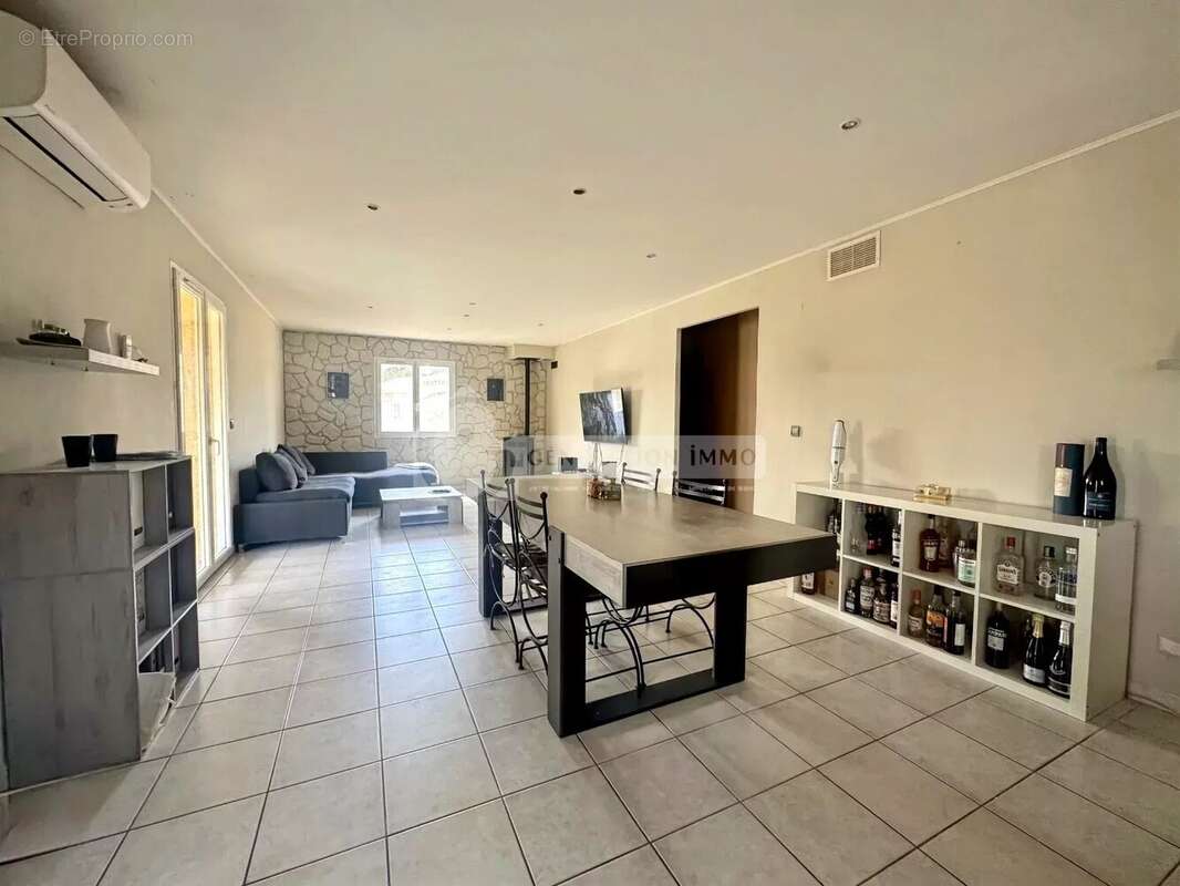 Maison à SAINT-ETIENNE-DU-GRES