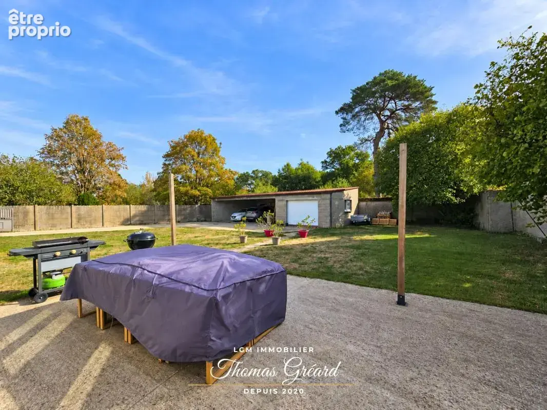  Longère rénovée – 161 m² habitables – 4 chambres – Terrain de 870 m² - Garage & carport - photo 12