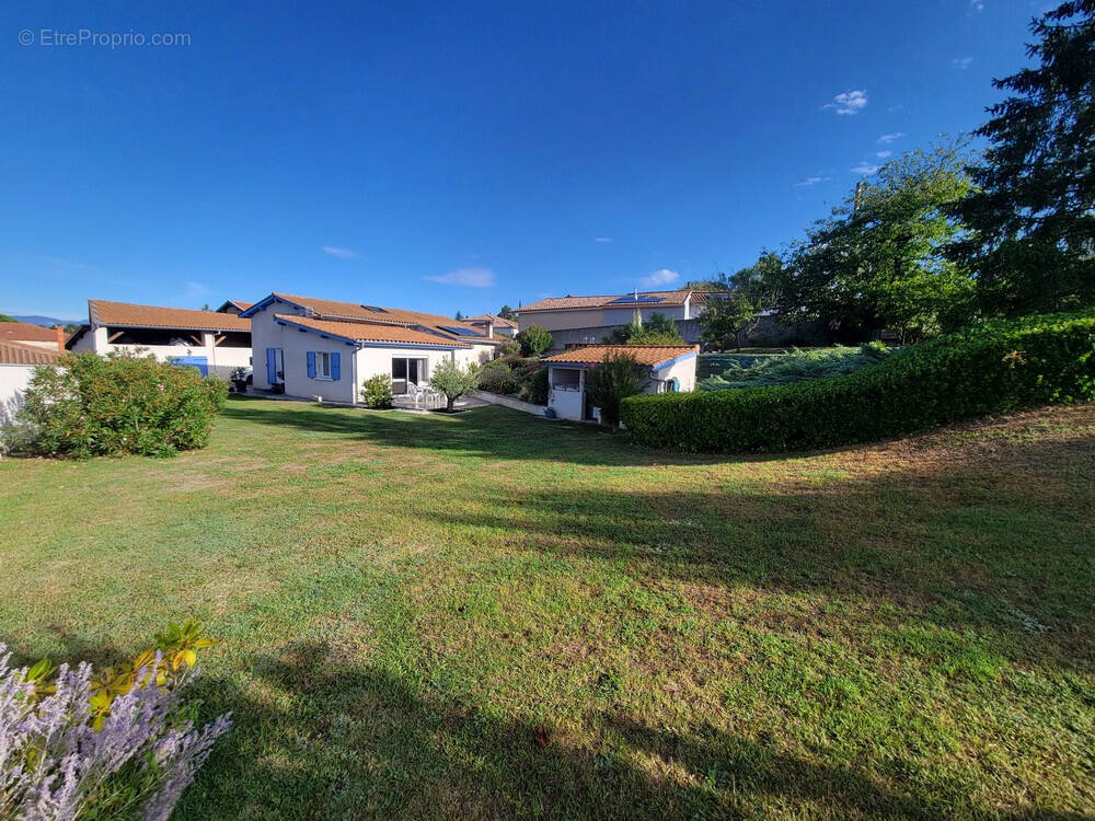 Maison à AGNIN