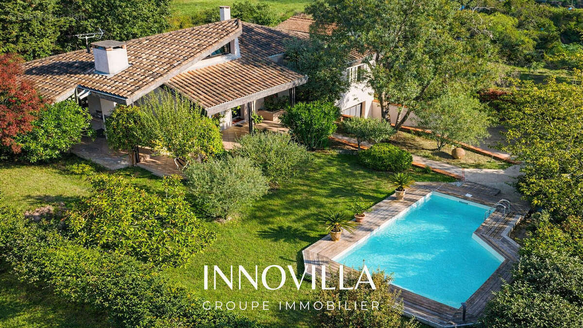 Maison à LAPEYROUSE-FOSSAT