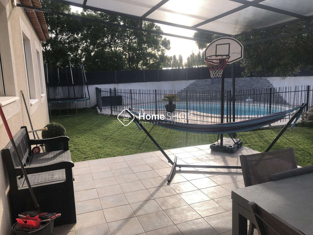 Maison à SAINT-VICTORET