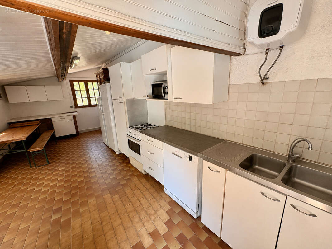 Propriété de caractère d'environ 185m2 sur près de 2 hectares avec piscine, tennis et maison indépendante - photo 27