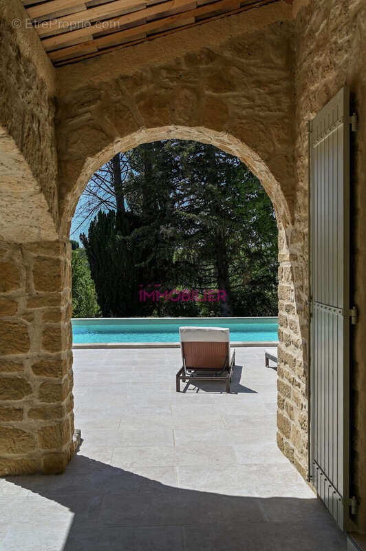 Maison à VAISON-LA-ROMAINE