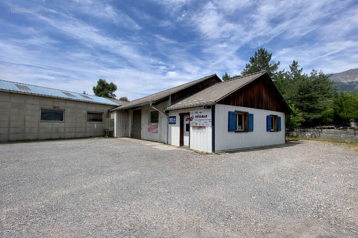 Commerce à MONTGARDIN