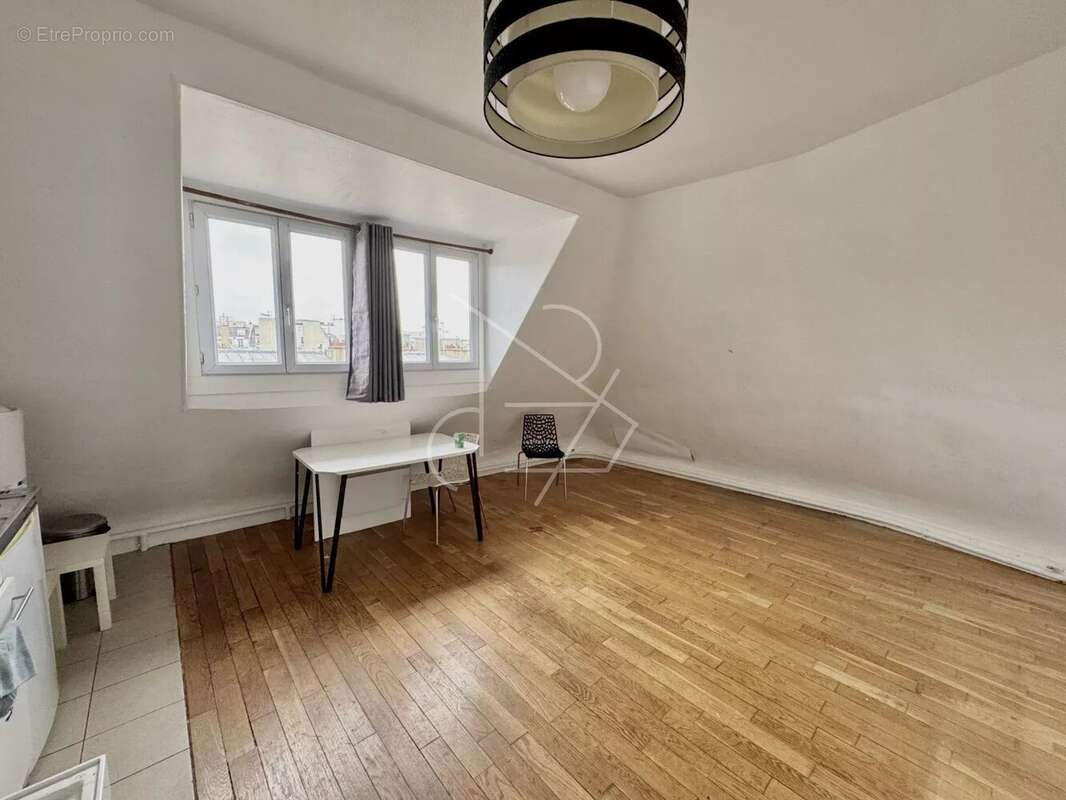 Appartement à PARIS-8E