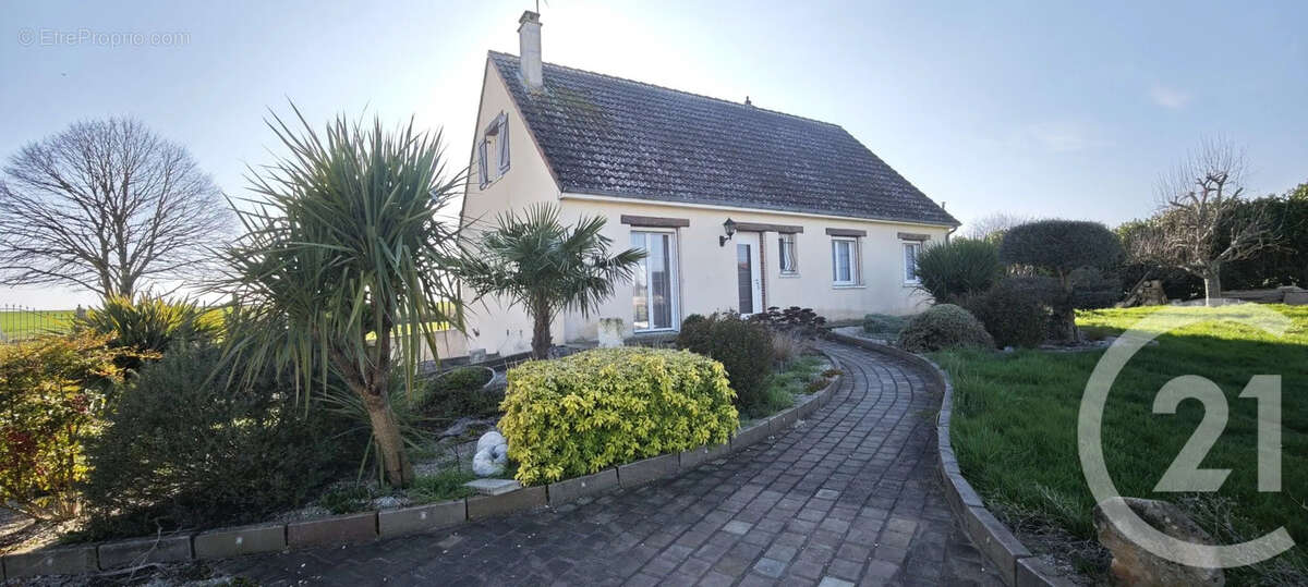 Maison à CLOYES-SUR-LE-LOIR