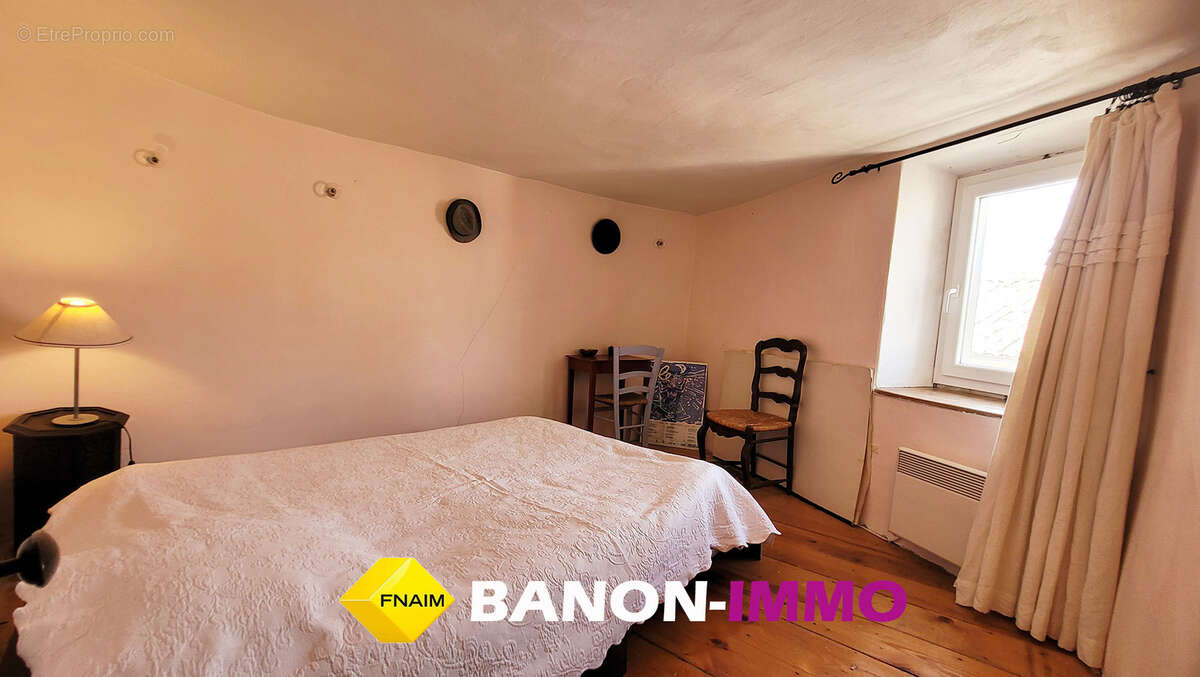 Maison à REVEST-DU-BION