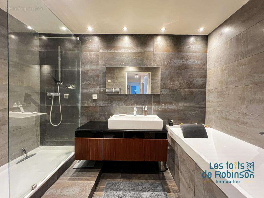 Appartement à LE PLESSIS-ROBINSON