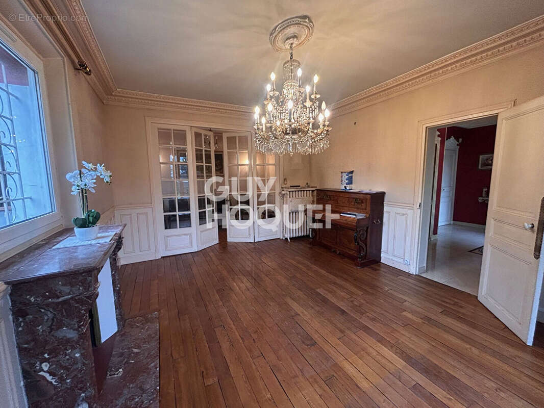 Maison à LES PAVILLONS-SOUS-BOIS