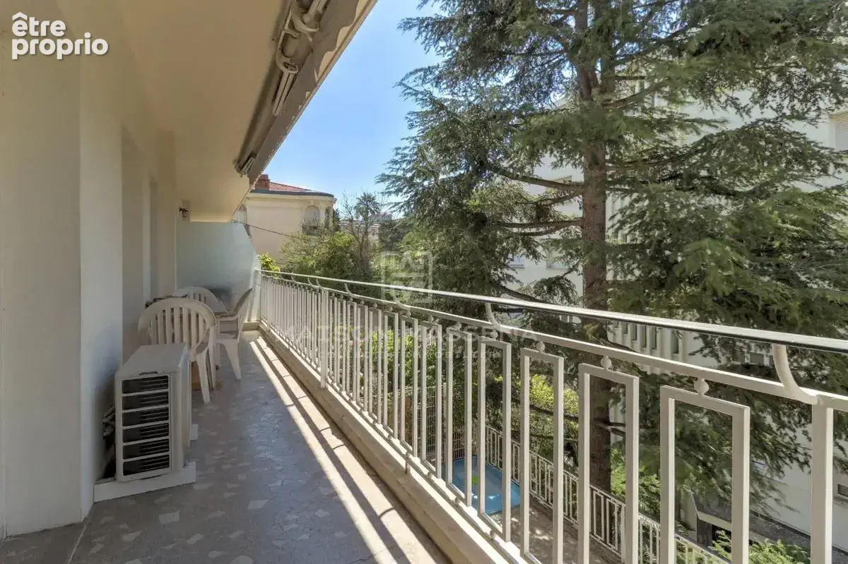 Cimiez – Grand 2 pièces avec terrasse exposée sud au calme ! - photo 7