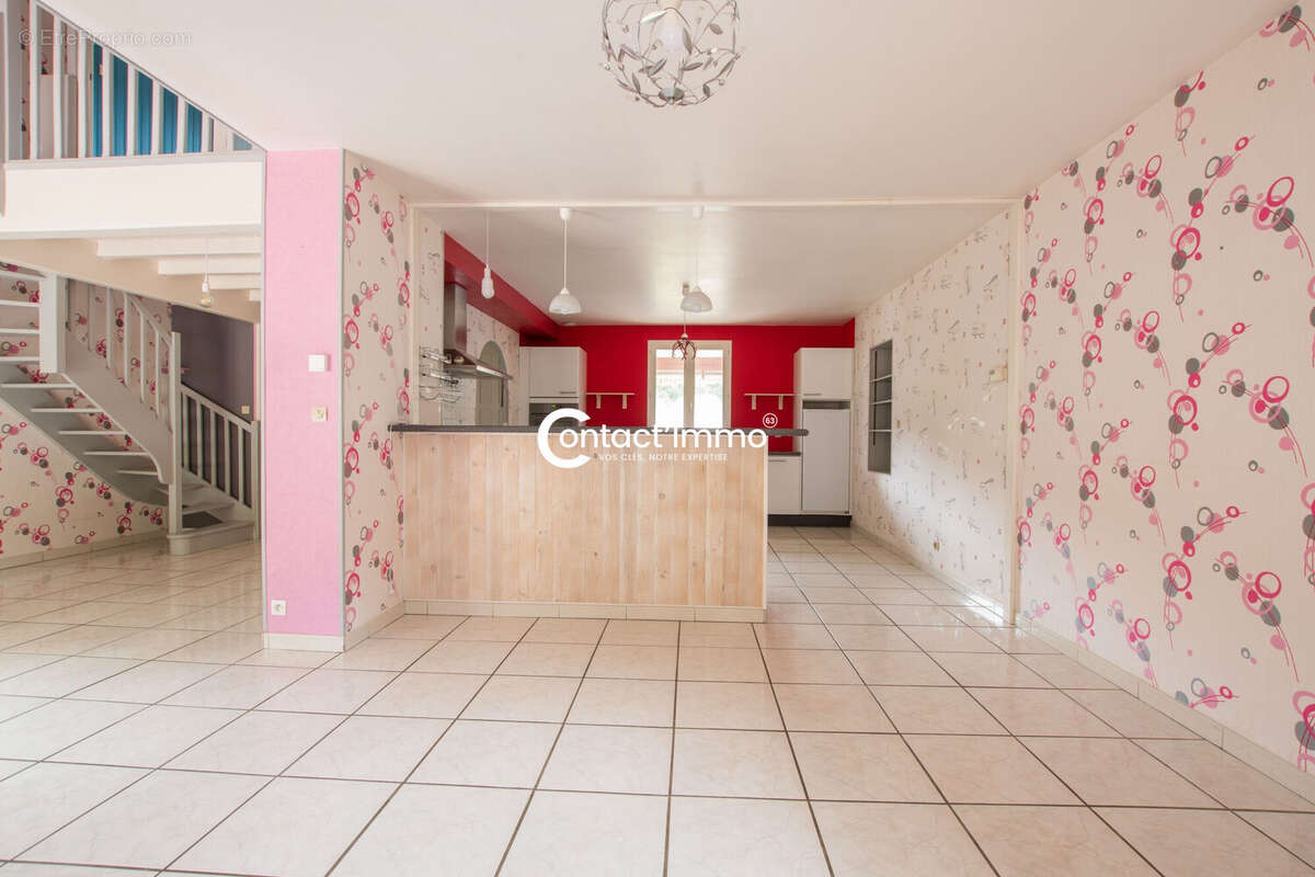 Maison à VIC-LE-COMTE