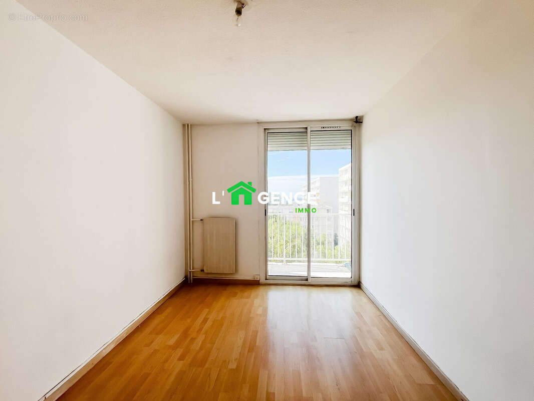Appartement à PORT-DE-BOUC