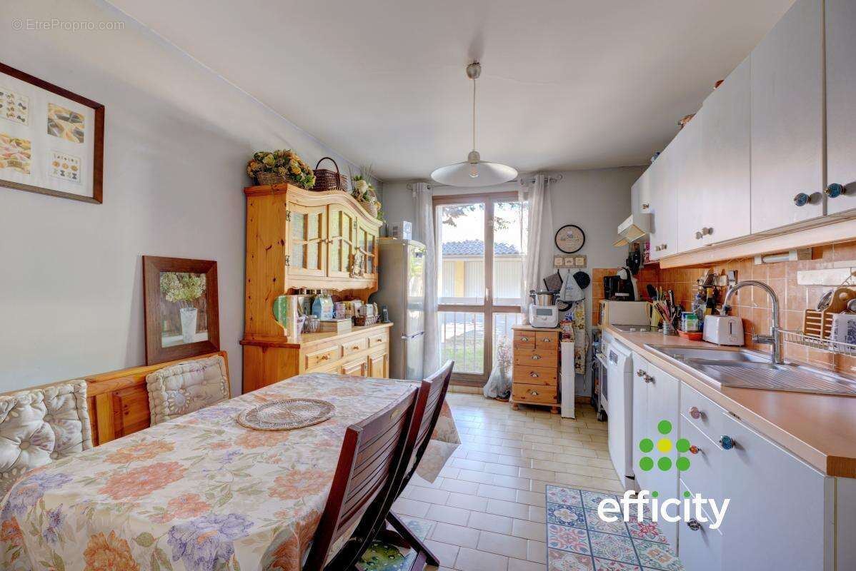 Appartement à SAINT-GENIS-LAVAL