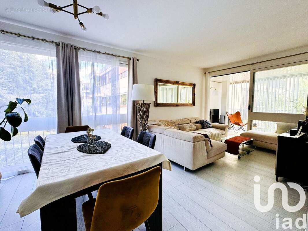 Photo 1 - Appartement à FONTENAY-LE-FLEURY