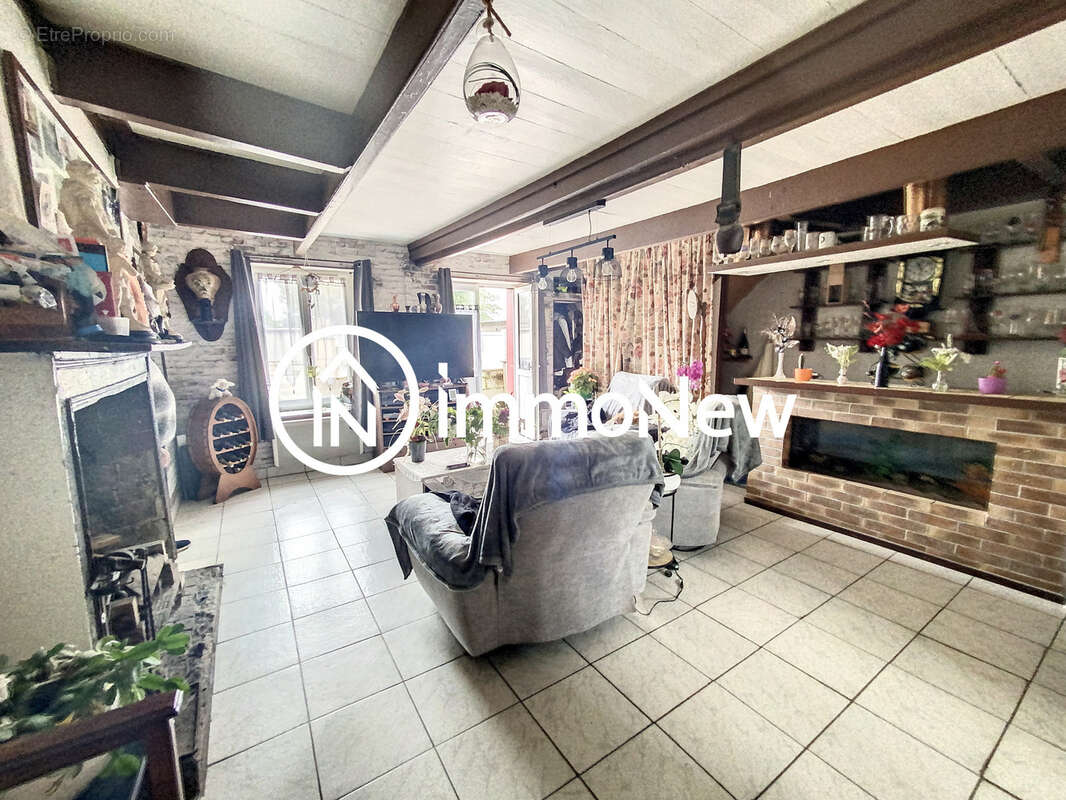 Maison à DONVILLE-LES-BAINS