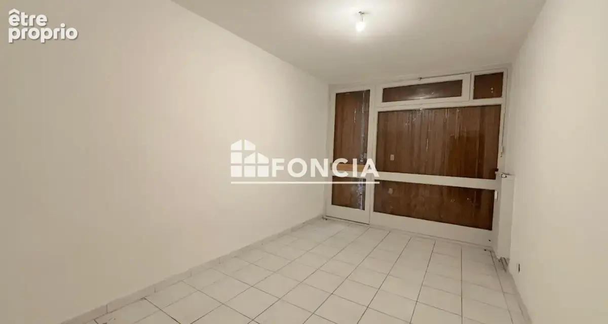 VALENCE appartement T5 - Rez-de-Chaussée - photo 8
