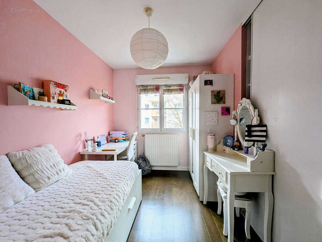 Appartement à LE PLESSIS-ROBINSON