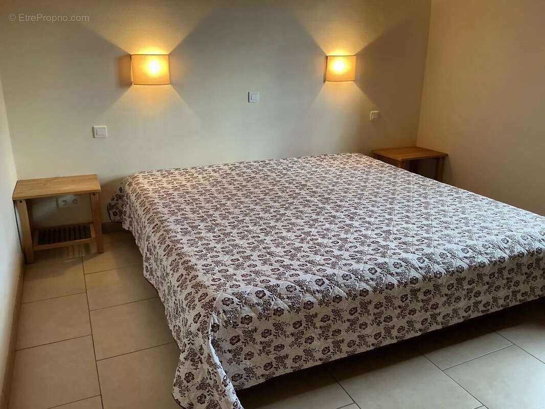 Maison à CASTELNAU-MONTRATIER